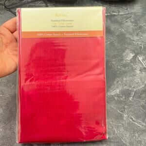 Regal standard pillowcases 2/1 set NWT red